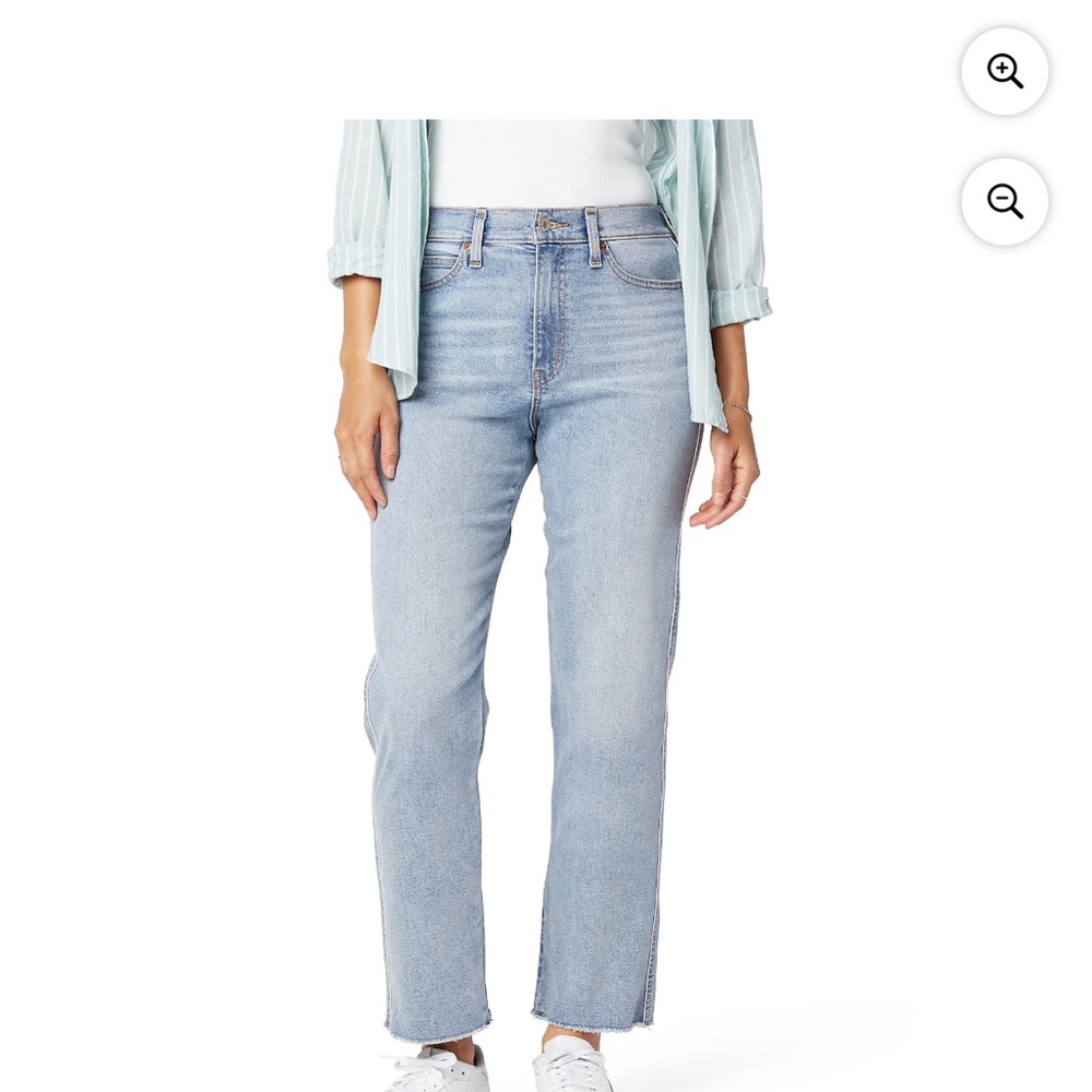 Levi Strauss Signature Women's Heritage High Rise Straight Jeans • NWOT • Size 4